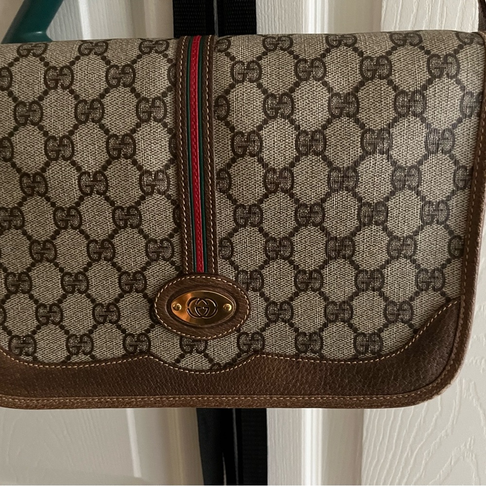 Gucci Beige and Brown Monogram Messenger Bag - Picture 2 of 12